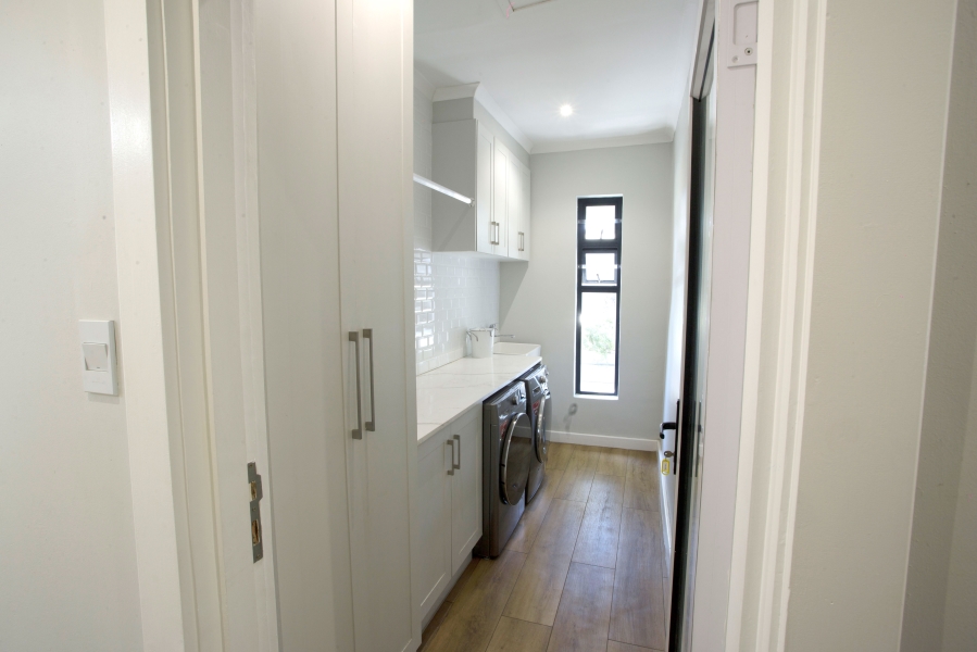 4 Bedroom Property for Sale in Loevenstein Western Cape